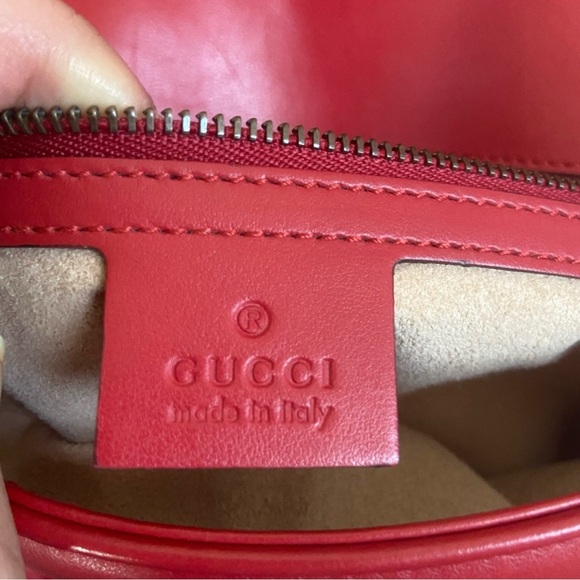 KEEPING- Gucci Red Chevron Quilted Shoulder Bag - Picture 9 of 10